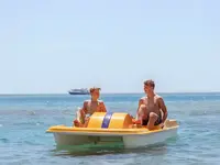 Rower wodny przy hotelu Steigenberger Aqua Magic