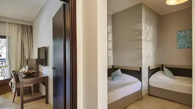 Wnętrze pokoju gościnnego w Steigenberger Aqua Magic