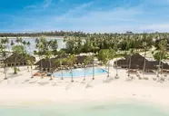 Widok na kompleks Sun Siyam Olhuveli z lotu ptaka