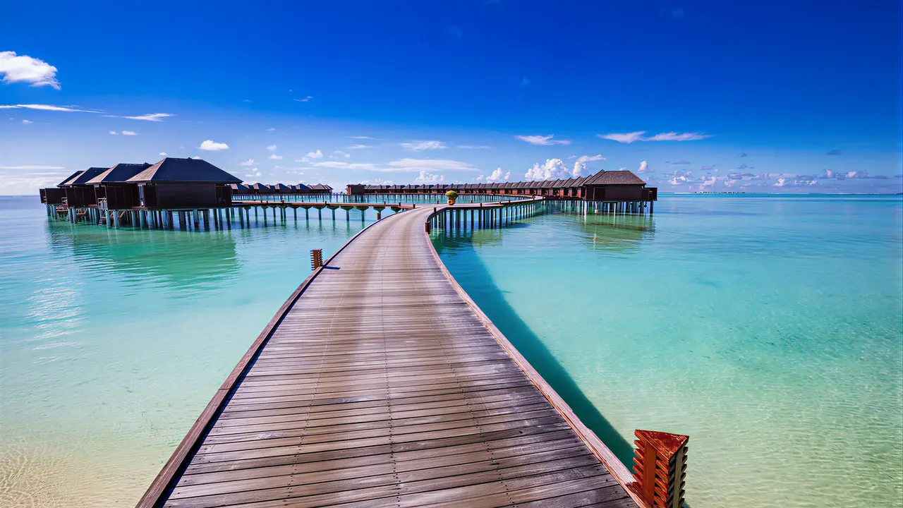Widok na kompleks Sun Siyam Olhuveli na wodzie