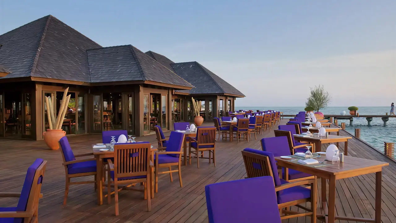 Restauracja na tarasie w Sun Siyam Olhuveli