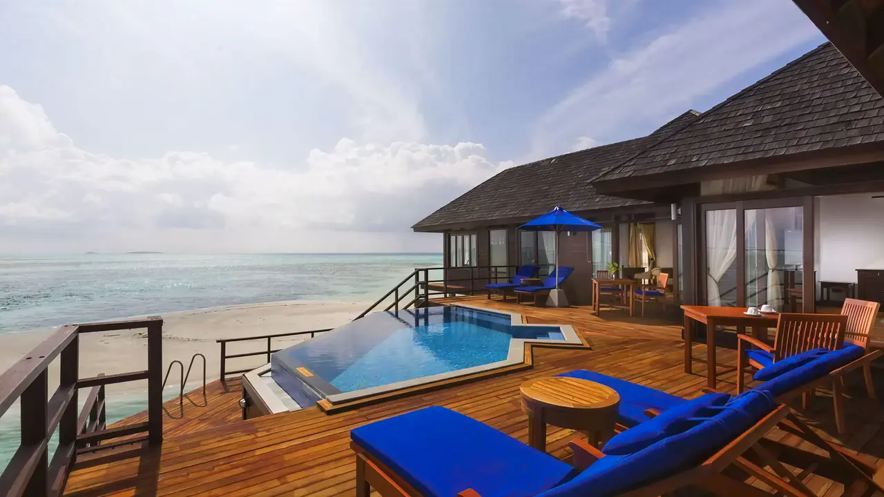 Prywatny taras z basenem w Sun Siyam Olhuveli