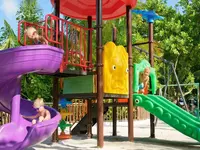 Kolorowy plac zabaw dla dzieci w Sun Siyam Olhuveli
