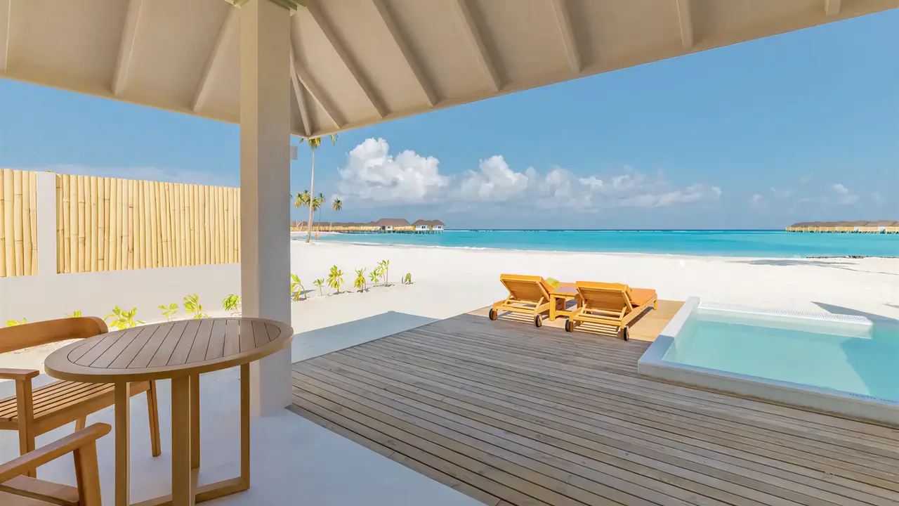 Prywatny taras z basenem w Sun Siyam Olhuveli