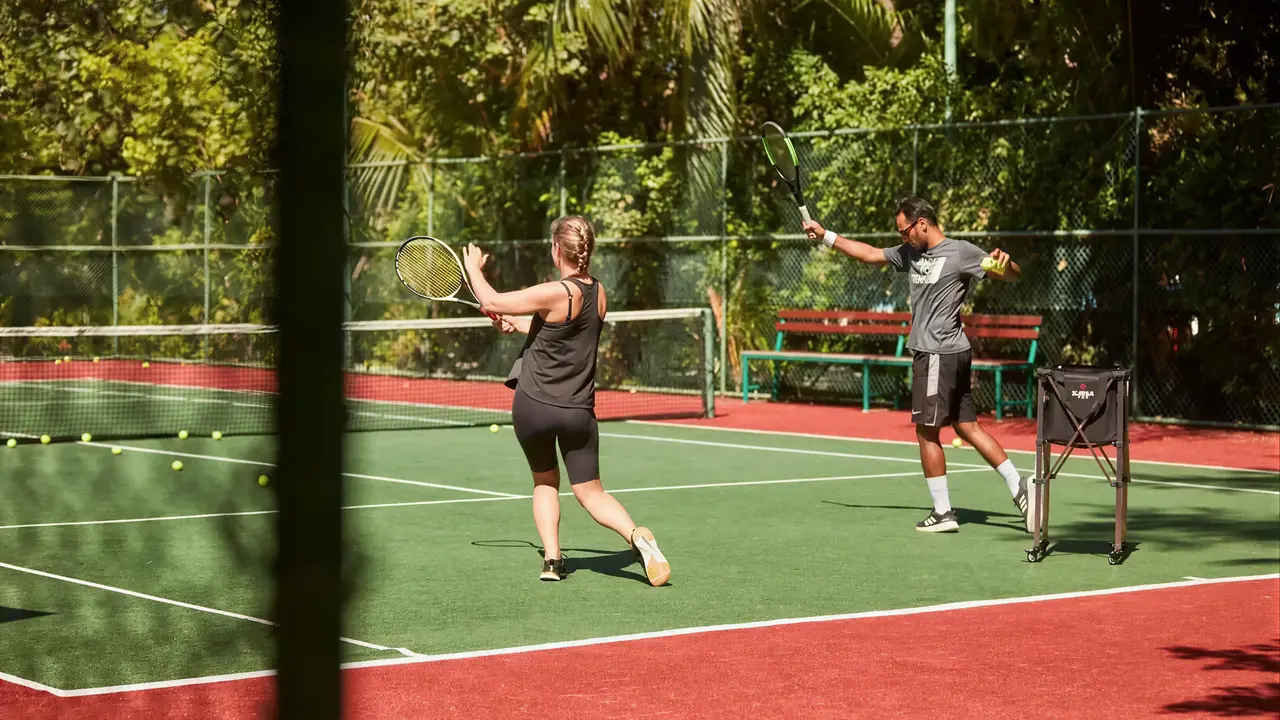 Gra w tenisa w Sun Siyam Olhuveli