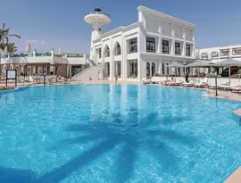 Basen zewnętrzny w hotelu Sunrise Remal Beach