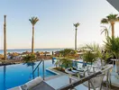 Basen i leżaki w Sunrise Remal Beach