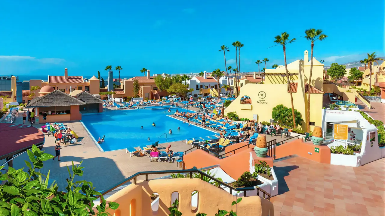 Widok na kompleks basenowy w Tagoro Family & Fun