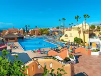 Widok na kompleks basenowy w Tagoro Family & Fun