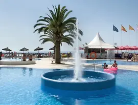 Basen z fontanną w Tahiti Playa