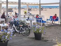 Taras nad plażą w Tahiti Playa