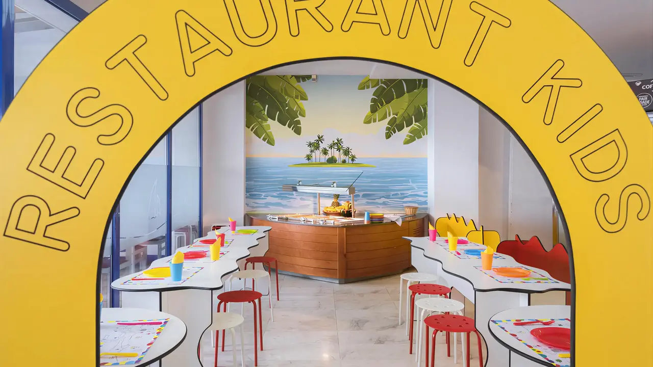 Dziecięca restauracja w Tahiti Playa