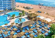 Widok na kompleks Tahiti Playa z basenami i plażą