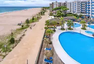 Widok na kompleks Tahiti Playa z basenami i plażą
