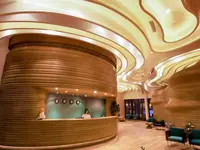 Recepcja w lobby hotelu The Golden Crown Colva