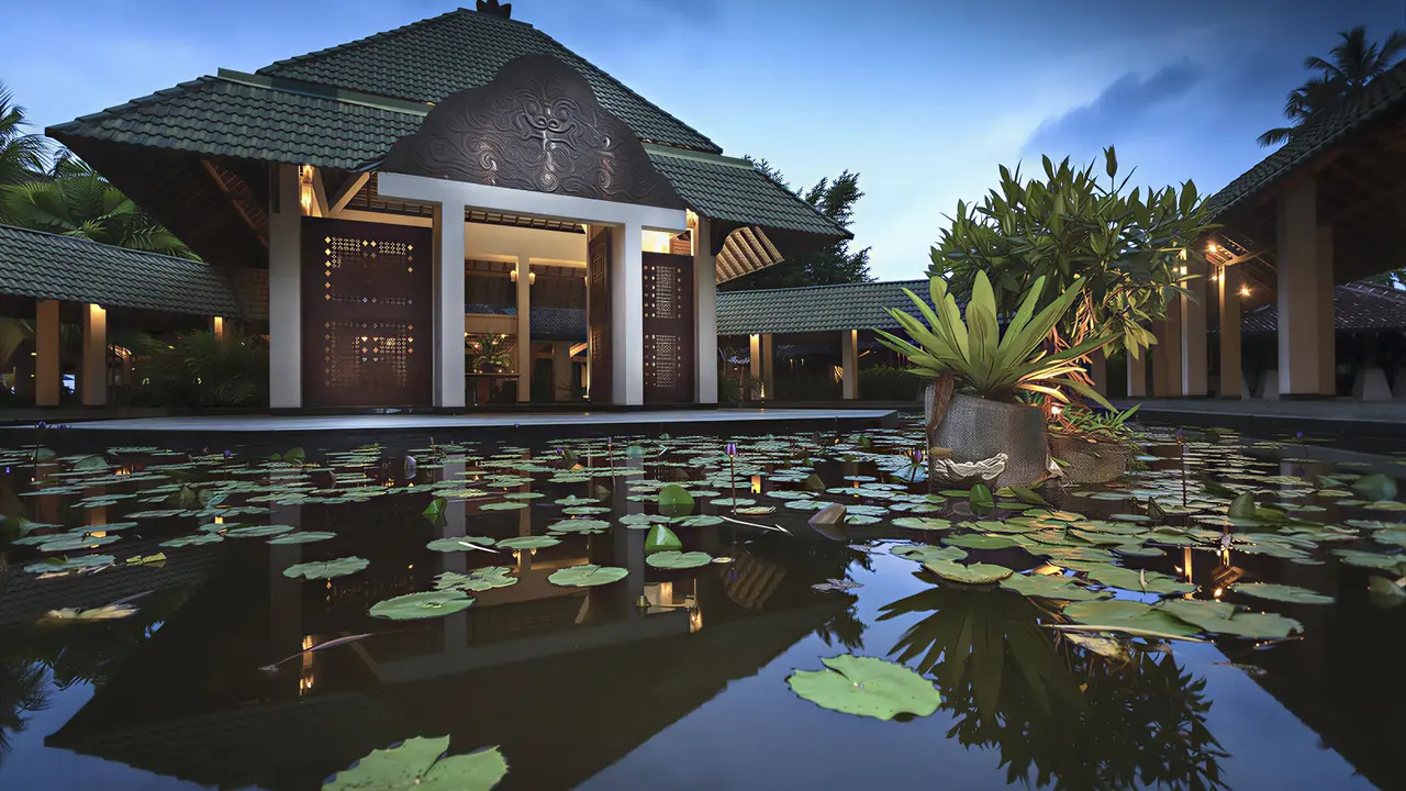 Elegancka architektura i staw w The Palms