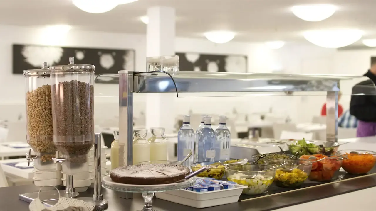 Bufet śniadaniowy w hotelu ThePlace Mar Mediterrania
