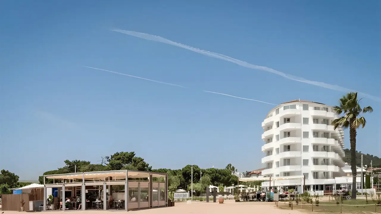 Budynek i teren zewnętrzny ThePlace Mar Mediterrania