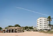 Budynek i teren zewnętrzny ThePlace Mar Mediterrania
