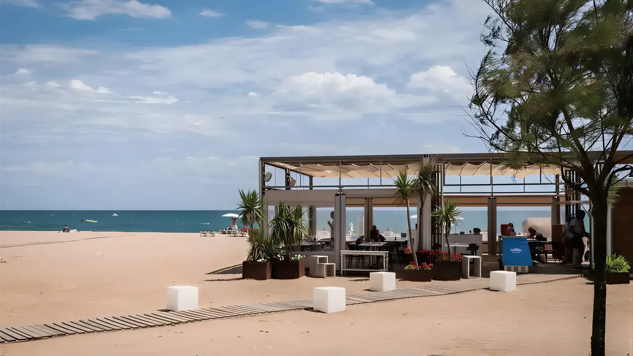 Plaża i pawilon wypoczynkowy w ThePlace Mar Mediterrania
