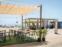 Taras przy plaży w ThePlace Mar Mediterrania