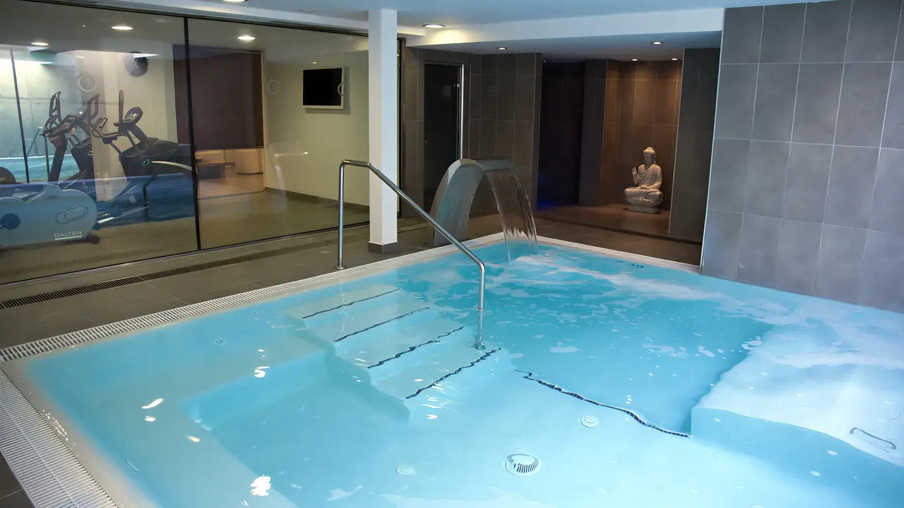 Basen relaksacyjny w ThePlace Mar Mediterrania