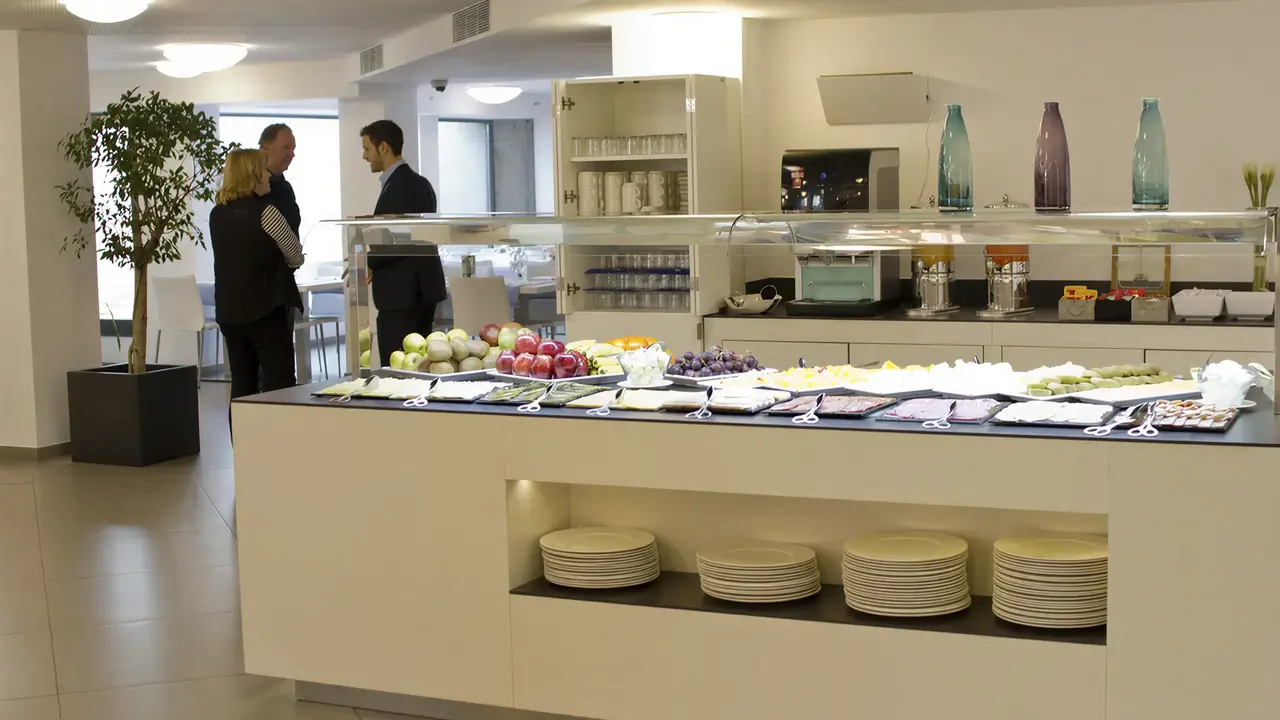 Bufet śniadaniowy w hotelu ThePlace Mar Mediterrania
