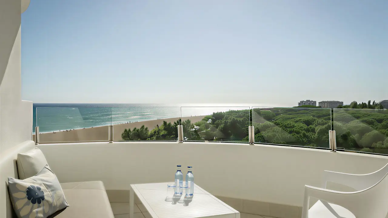 Balkon z widokiem na morze w ThePlace Mar Mediterrania