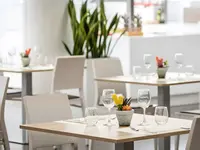 Stolik w restauracji w ThePlace Mariner