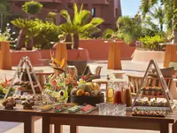 Bufet z przekąskami w Tivoli La Caleta Resort