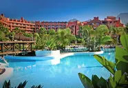 Widok na baseny i budynki Tivoli La Caleta Resort