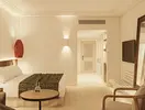 Nowoczesny pokój gościnny w Tivoli La Caleta Resort