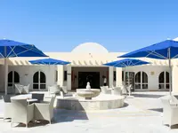 Elewacja i dziedziniec w TMK Marine Beach