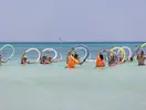 Aktywności wodne z hula-hop w TMK Marine Beach