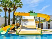 Zjeżdżalnie wodne w hotelu Tour Khalef