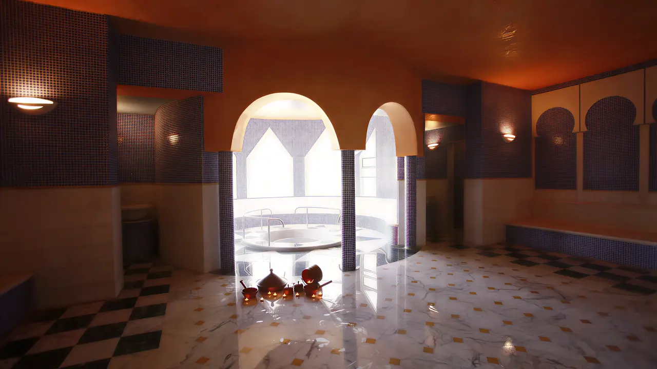 Strefa wellness i basen w Tour Khalef