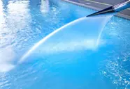 Basen w hotelu Tropic Park z wodną dyszą