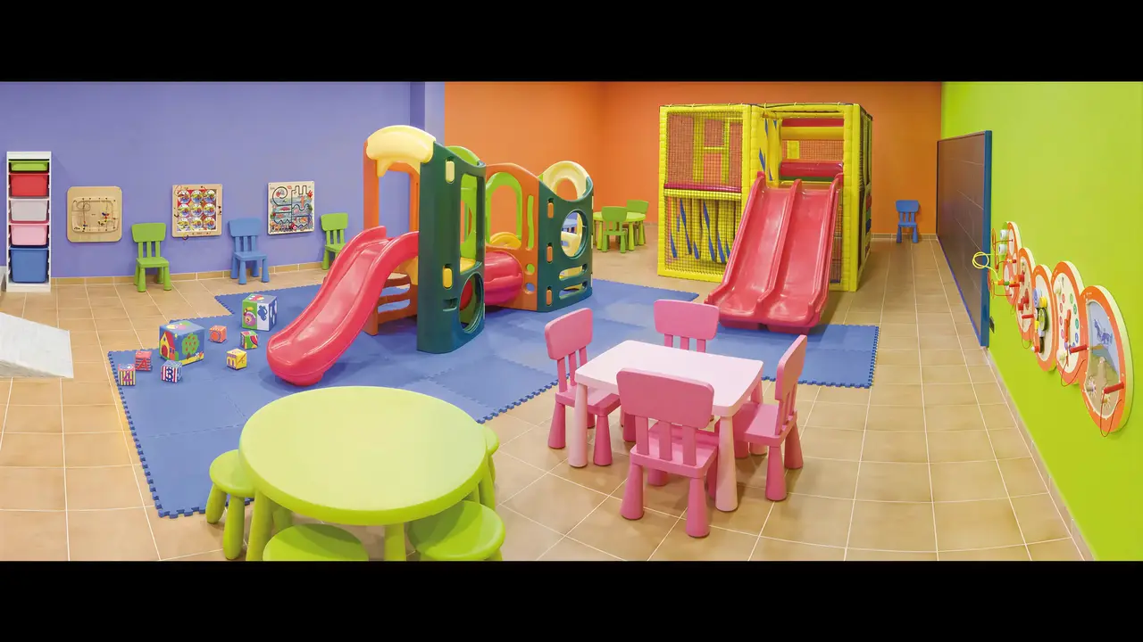 Kolorowy pokój zabaw dla dzieci w Tropic Park