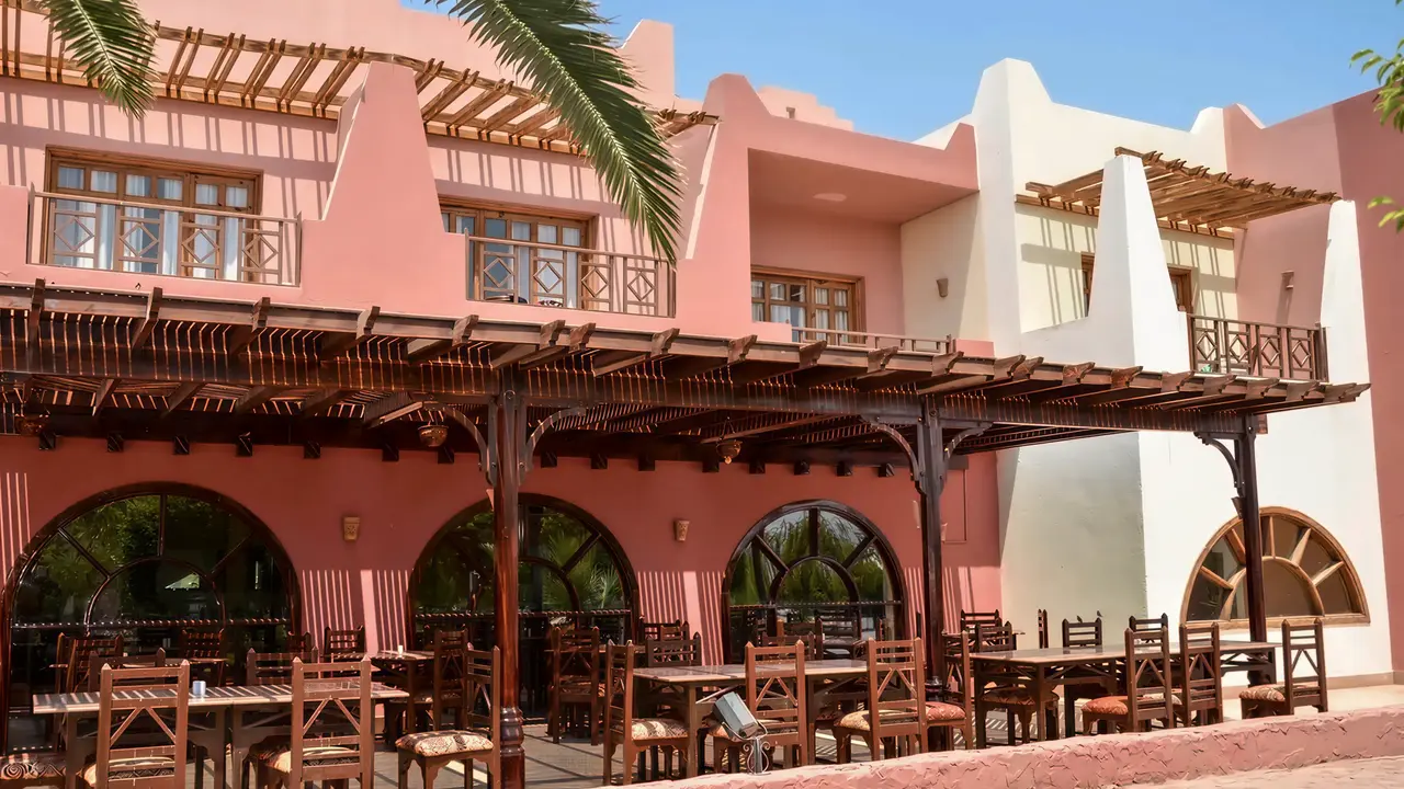 Restauracja na świeżym powietrzu w Tropitel Dahab Oasis