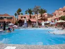 Basen w hotelu Turbo Club z gośćmi