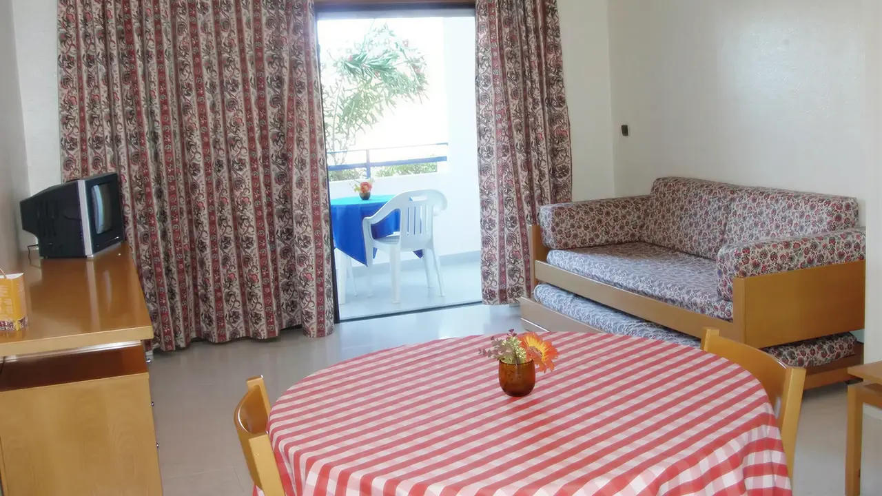 Wnętrze pokoju z salonem w Ukino Terrace Algarve