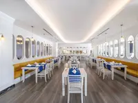 Jasna restauracja w hotelu Utopia Beach Club