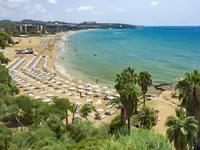 Widok na plażę i kompleks Utopia Beach Club