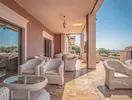 Taras pokoju w Utopia Resort and Spa