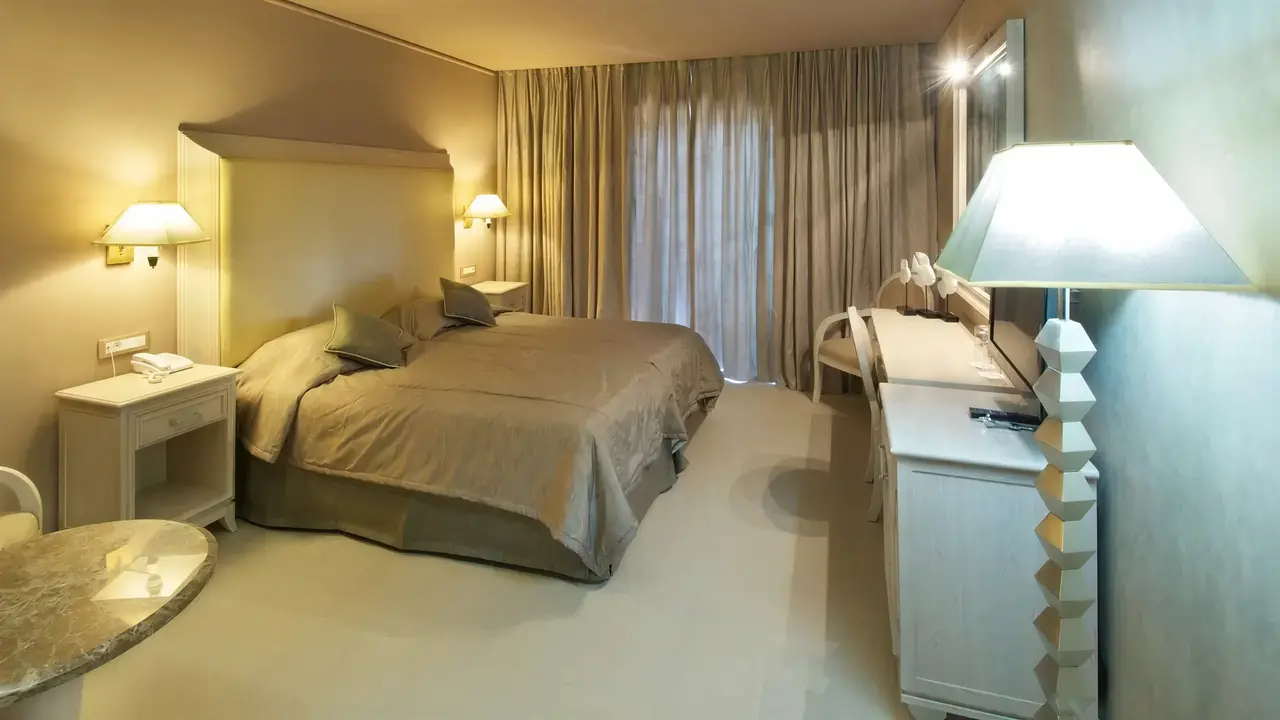 Wnętrze pokoju gościnnego w Utopia Resort and Spa