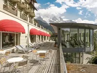 Taras i elewacja budynku Victoria Lauberhorn