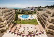 Widok na kompleks Vila Gale Nautico z basenem