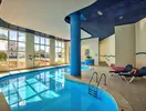 Kryty basen w hotelu Vila Gale Nautico