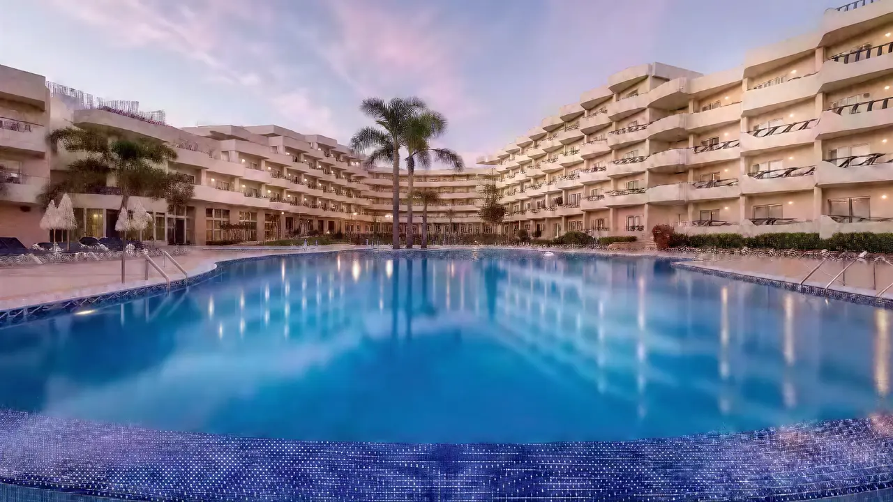 Basen w hotelu Vila Gale Nautico