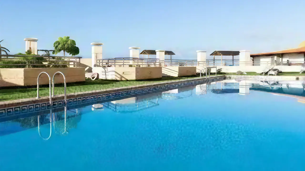 Basen zewnętrzny w Villa Adeje Beach